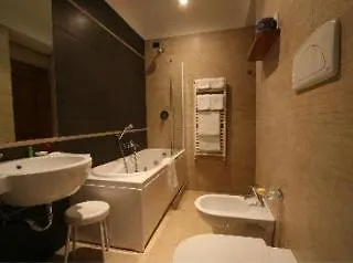 Oda ve Kahvaltı Beccaria A Piazza Del Popolo 4*